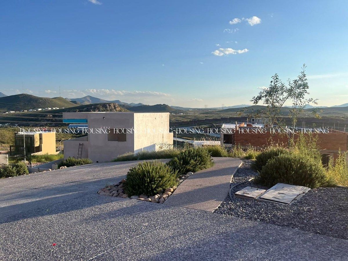 2 de 4: COLINDANCIA POSTERIOR A ÁREA JARDINADA