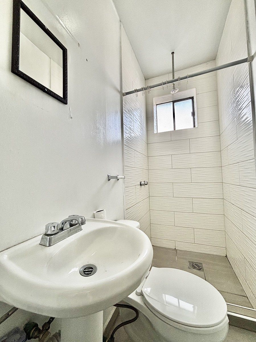 29 of 37: Baño completo