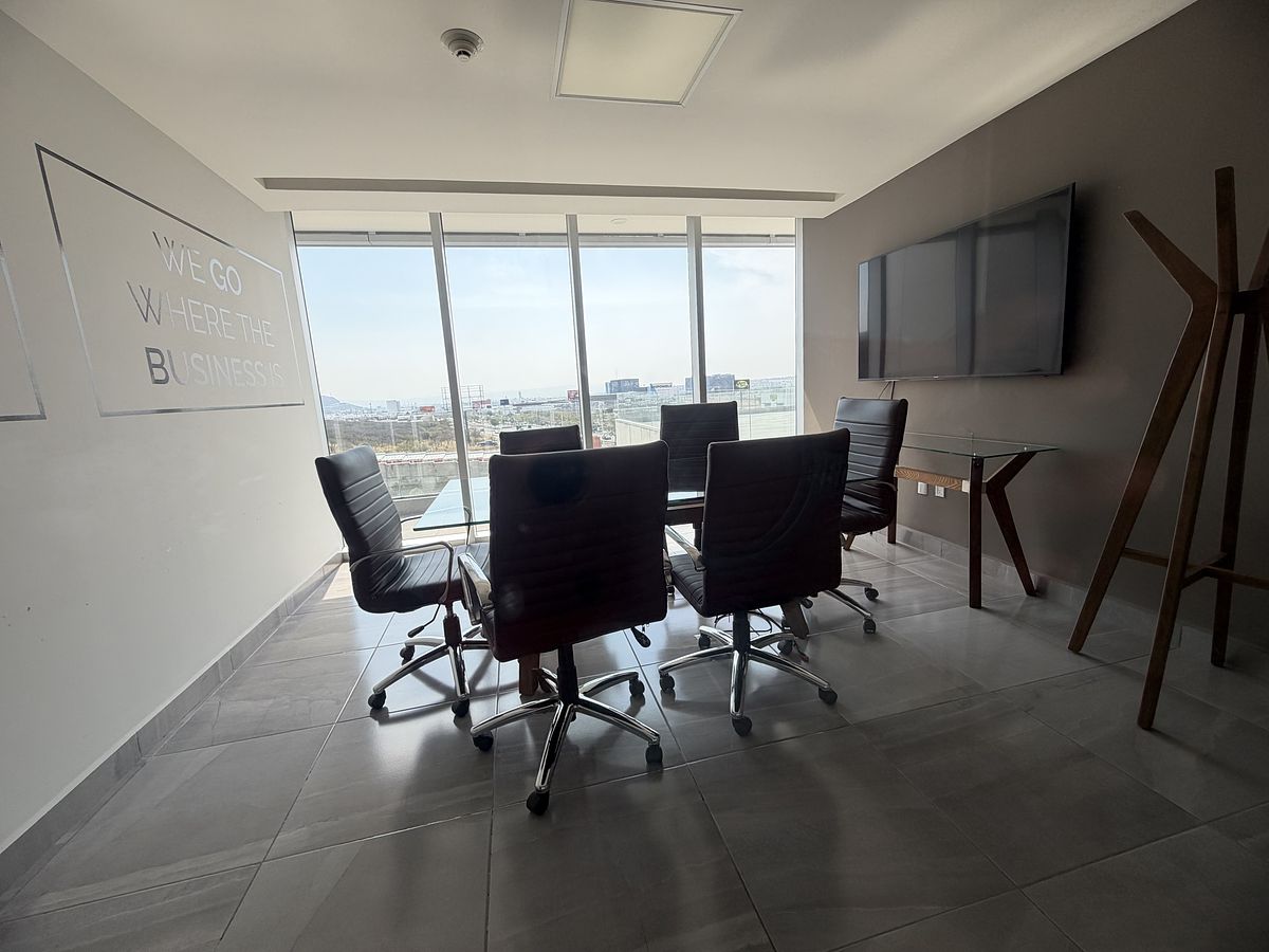 10 de 17: SALAS DE JUNTAS