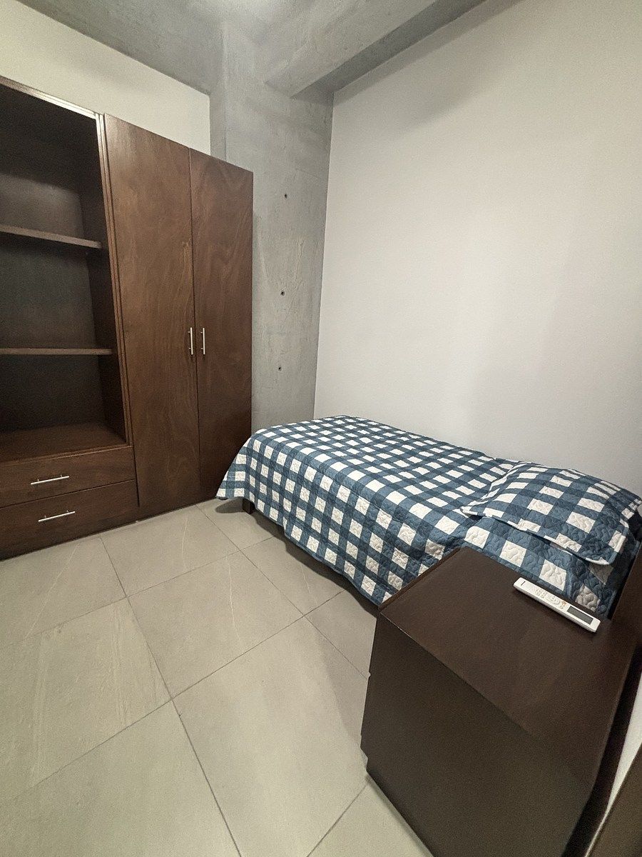 4 of 23: Recámara 2