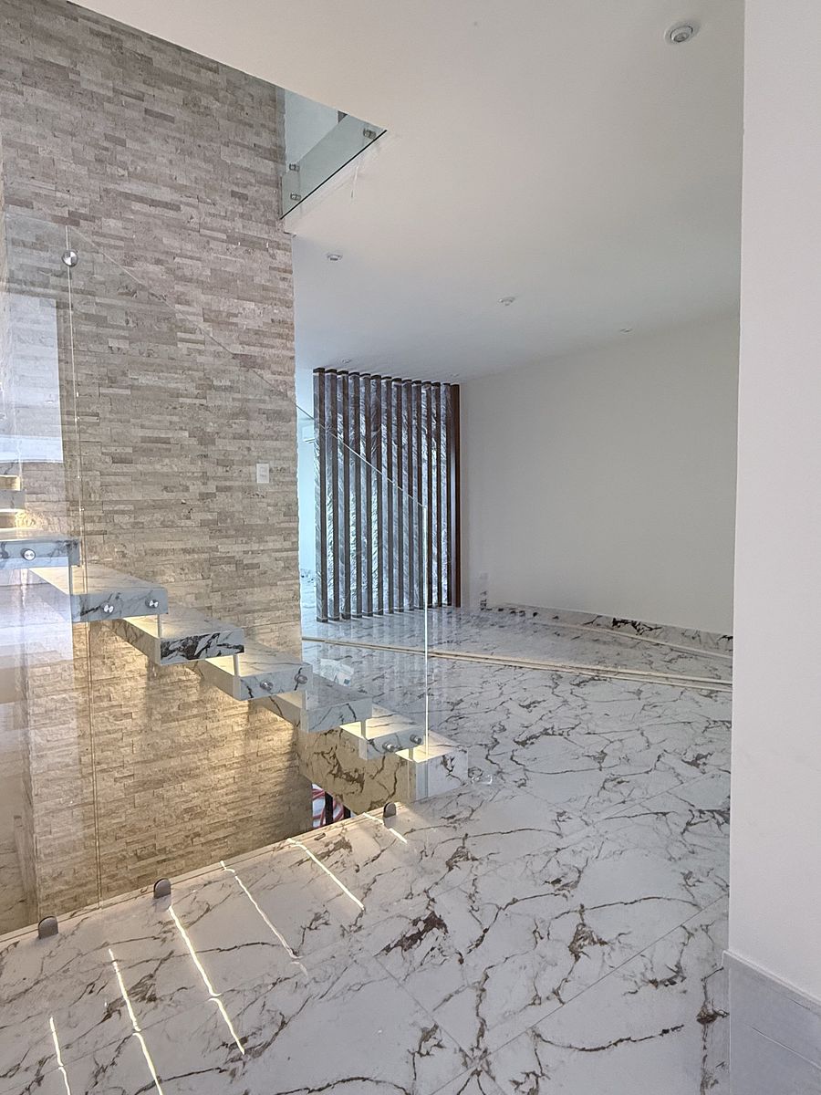 2 de 26: Entrada principal