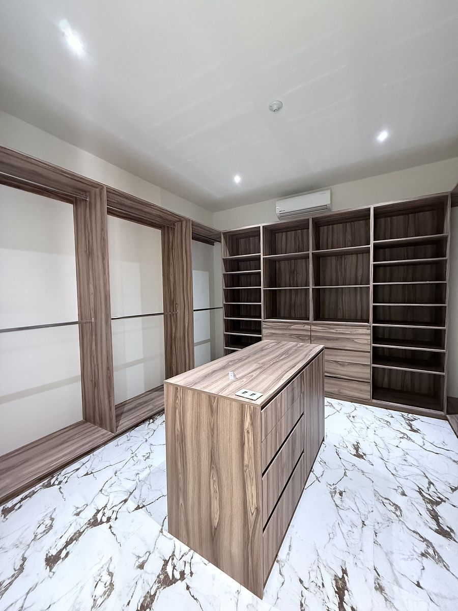 7 de 40: Vestido recámara principal