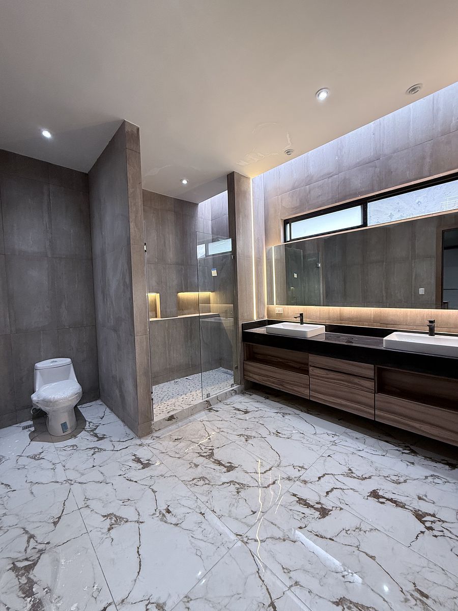 8 de 40: Baño Rec Principal