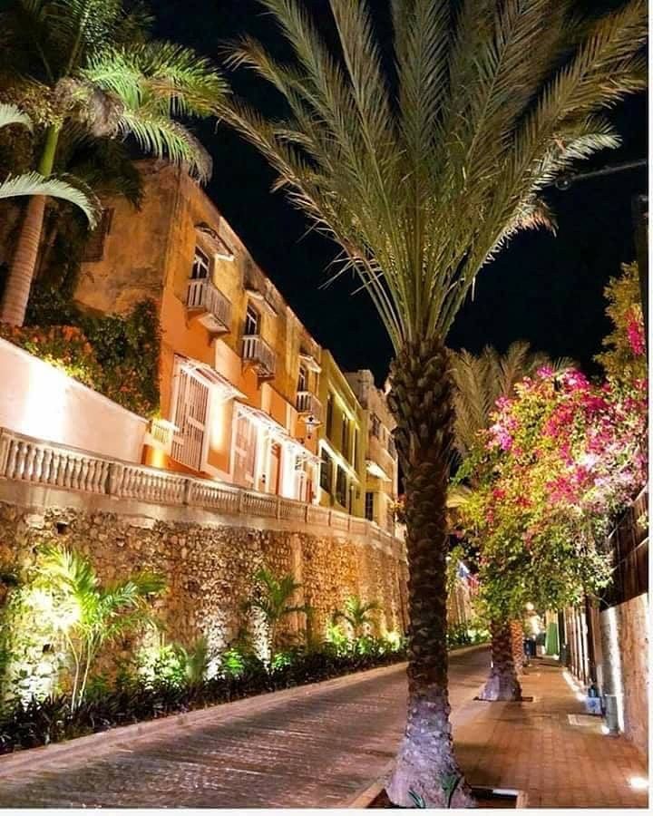 47 de 50: Mazatlan's most famous street  Condo Complex is here