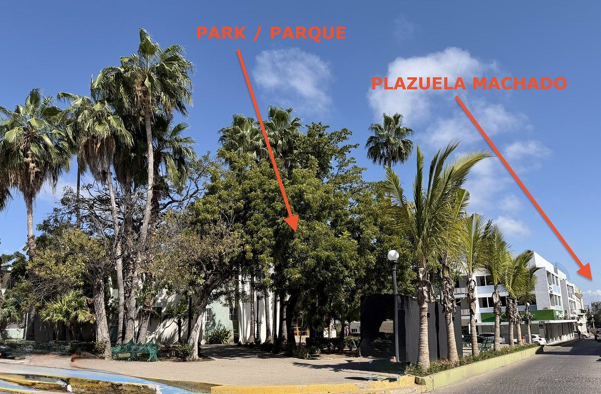 49 de 50: Park across the street from condo complex