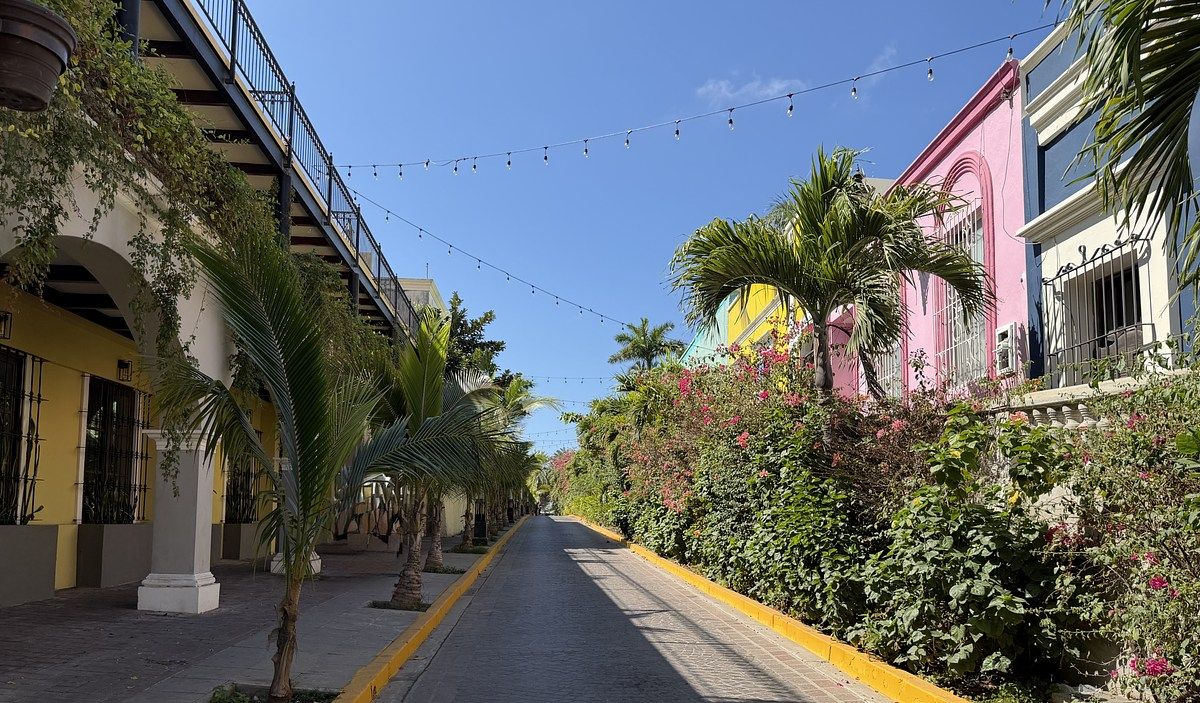46 de 50: Mazatlan's most famous street  Condo Complex is here