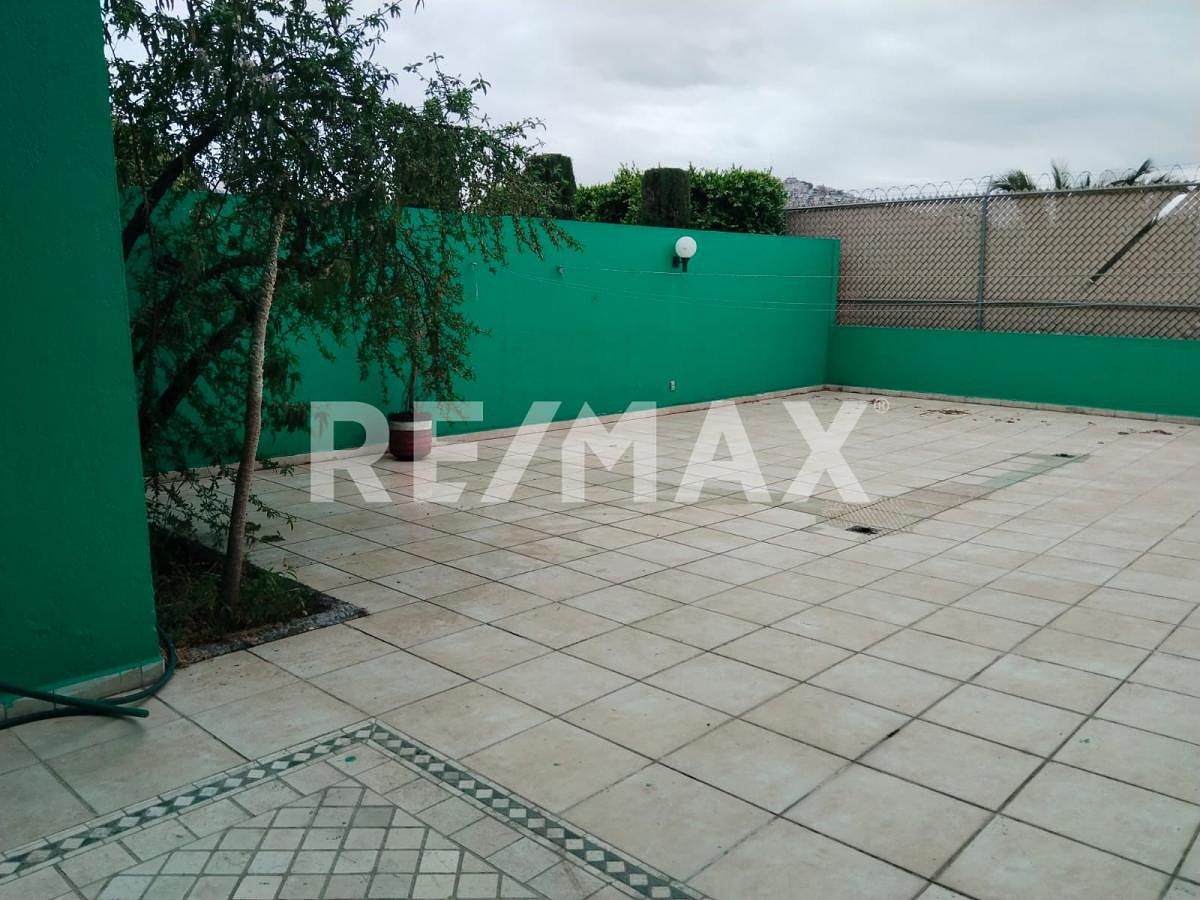 18 de 26: patio trasero