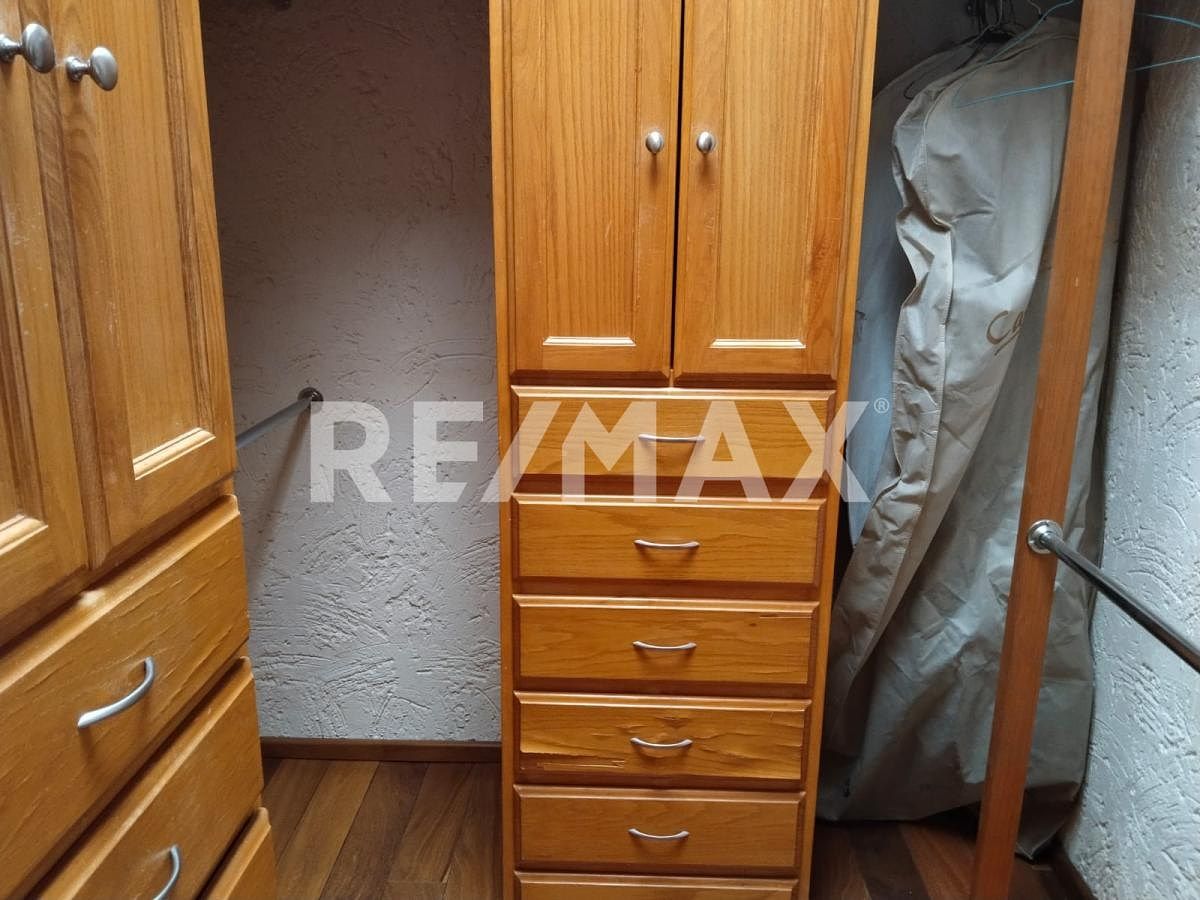 20 de 26: vestidor recámara principal