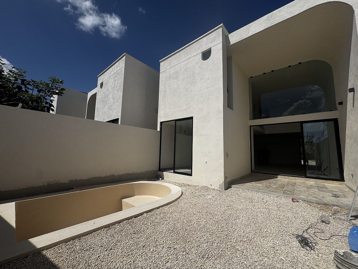 6 of 22: vista trasera