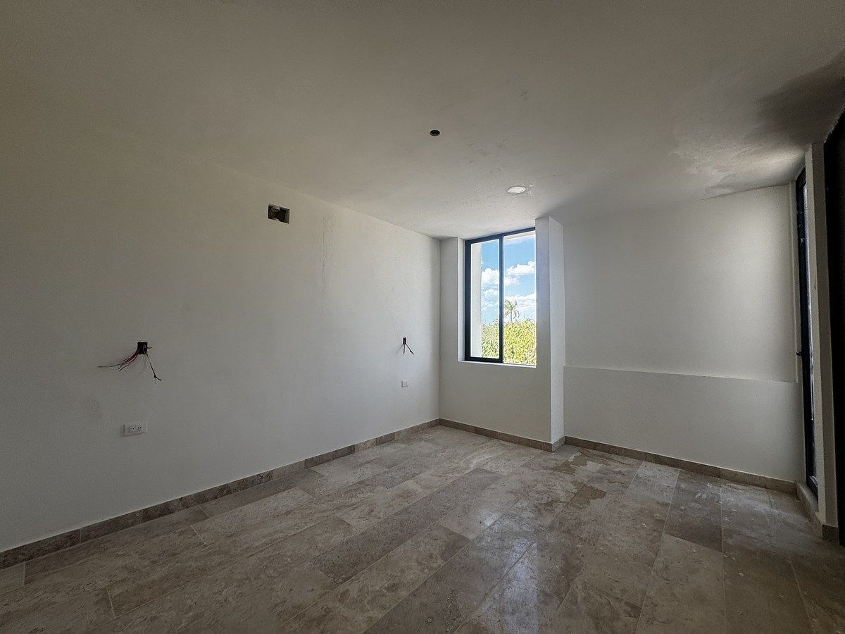 7 of 22: Recámara 2