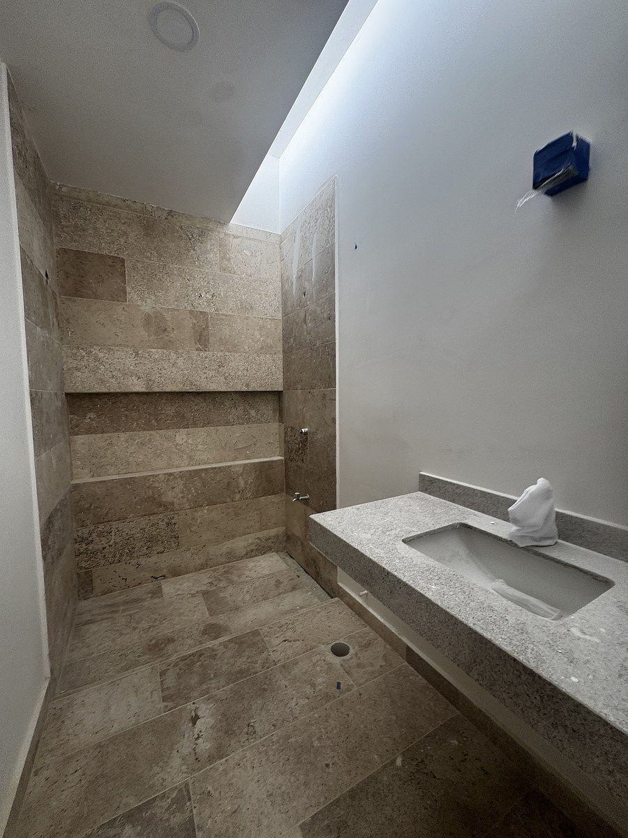 8 of 22: baño rec 2