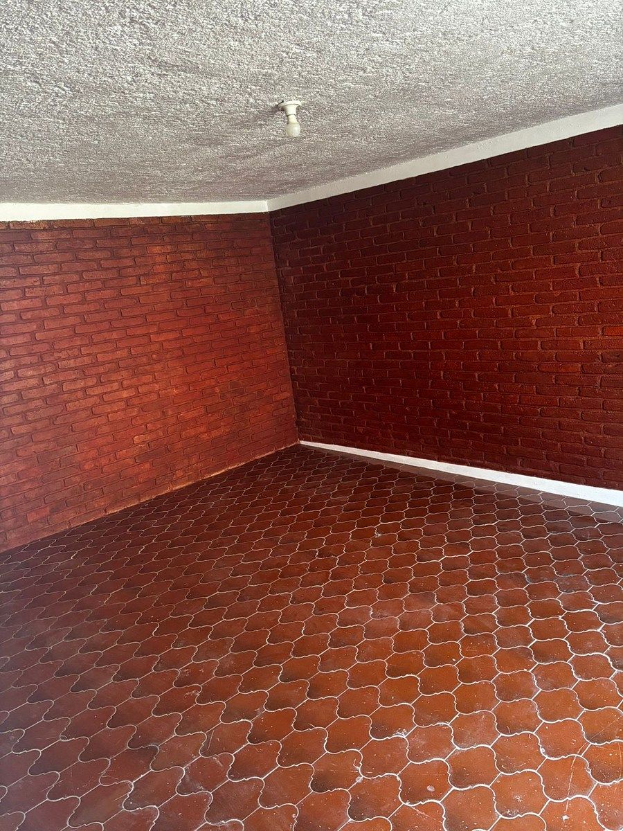 3 de 21: Estudio/oficina con acceso independiente (apto para consulto