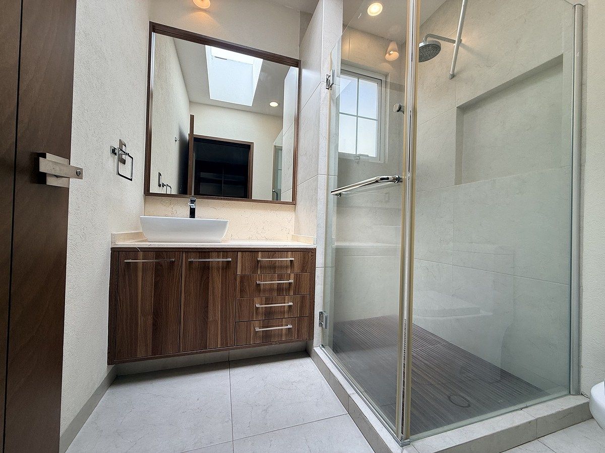 16 de 16: Baño secundario 2