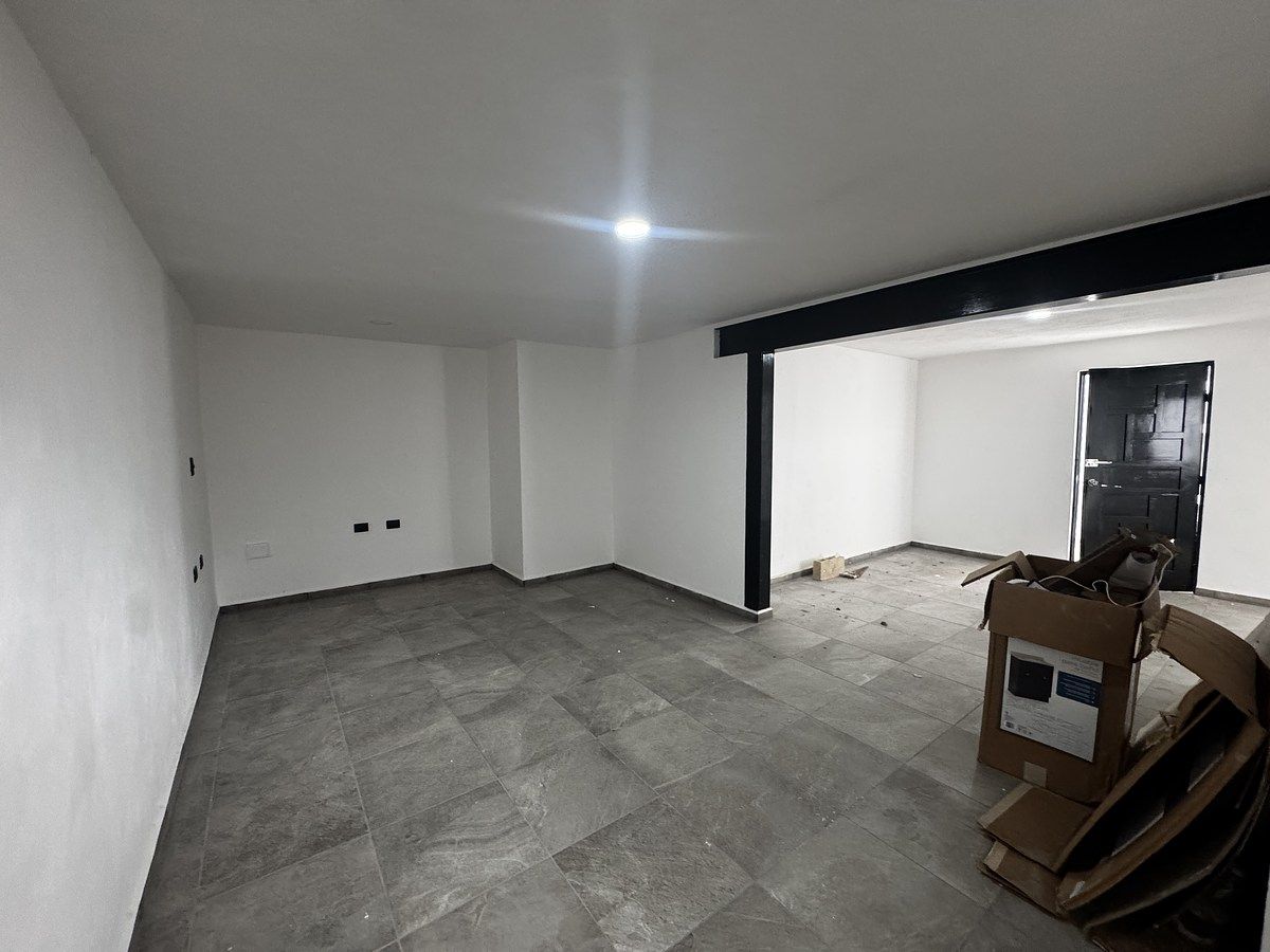 6 of 21: Recepción área oficinas