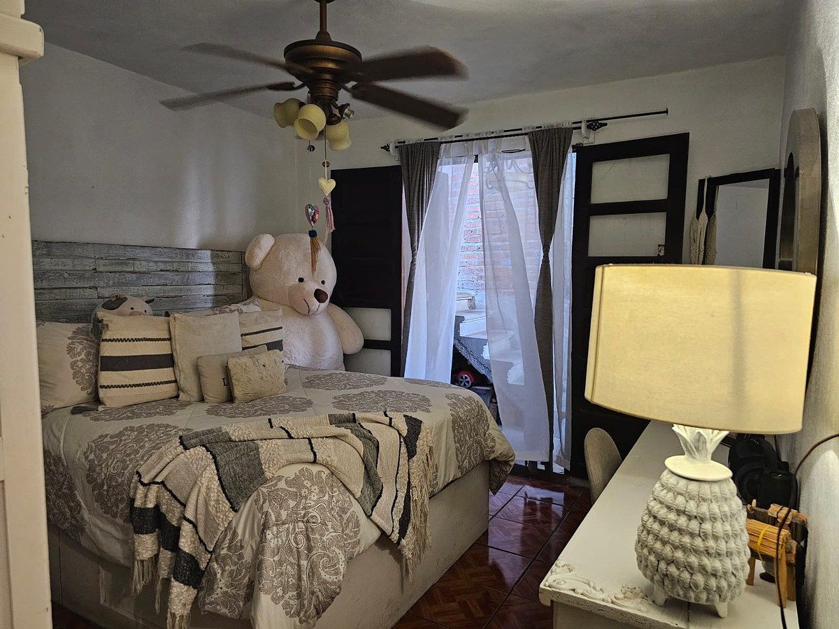 12 de 18: Recamara secundaria con terraza