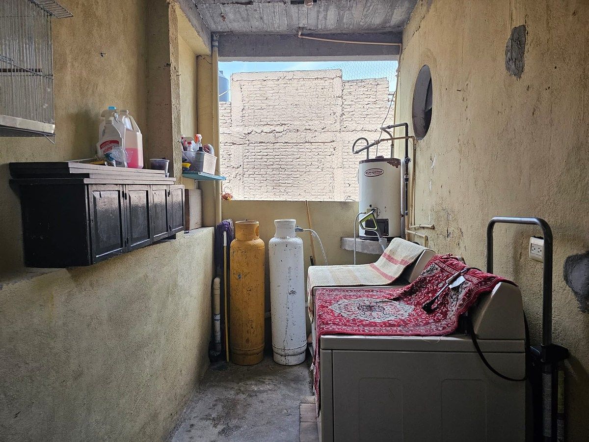 13 de 18: Área de lavado o terraza para recamara secundaria