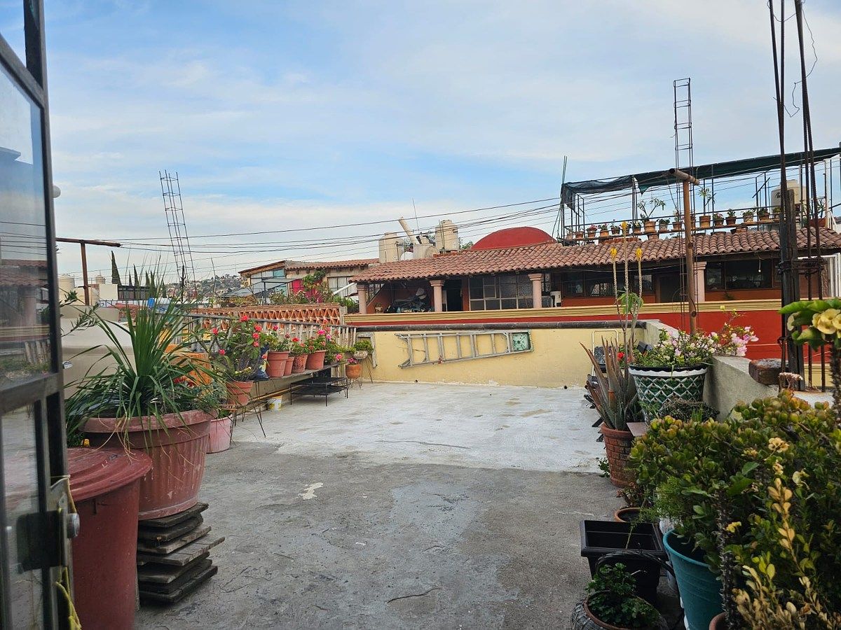 17 de 18: Amplia terraza o área para tercer nivel