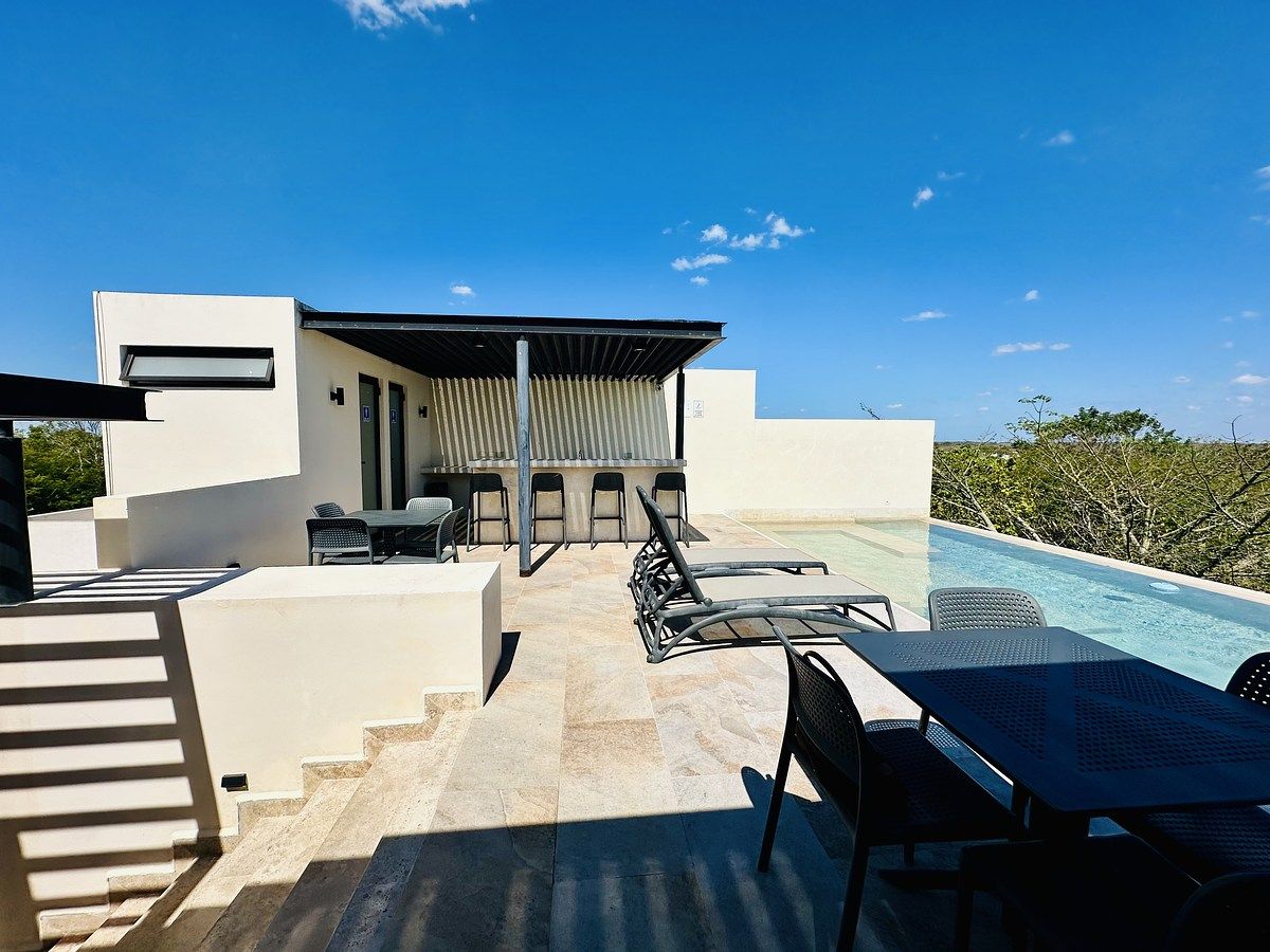 36 of 48: Area Roof top