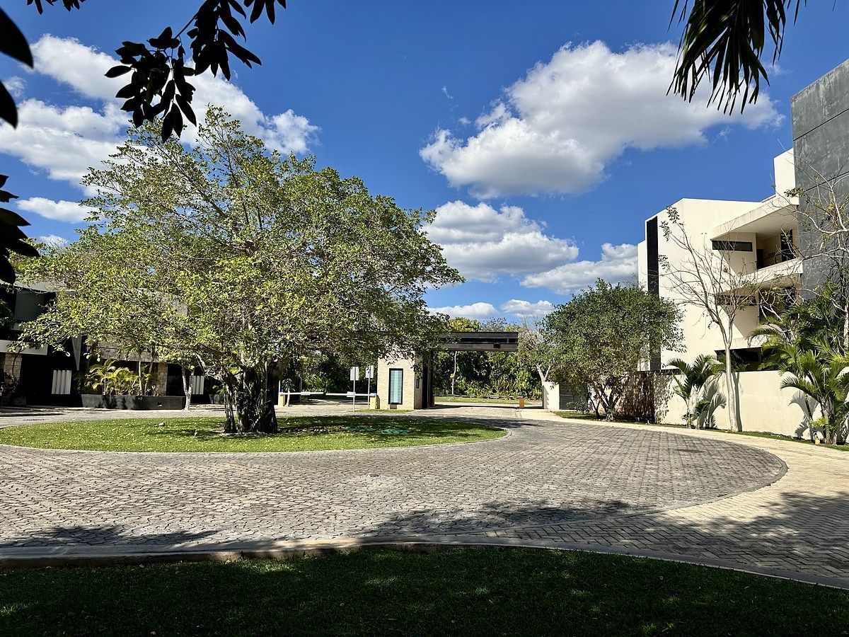 39 of 48: caseta acceso