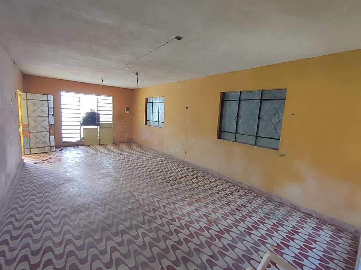 6 of 21: Sala Comedor