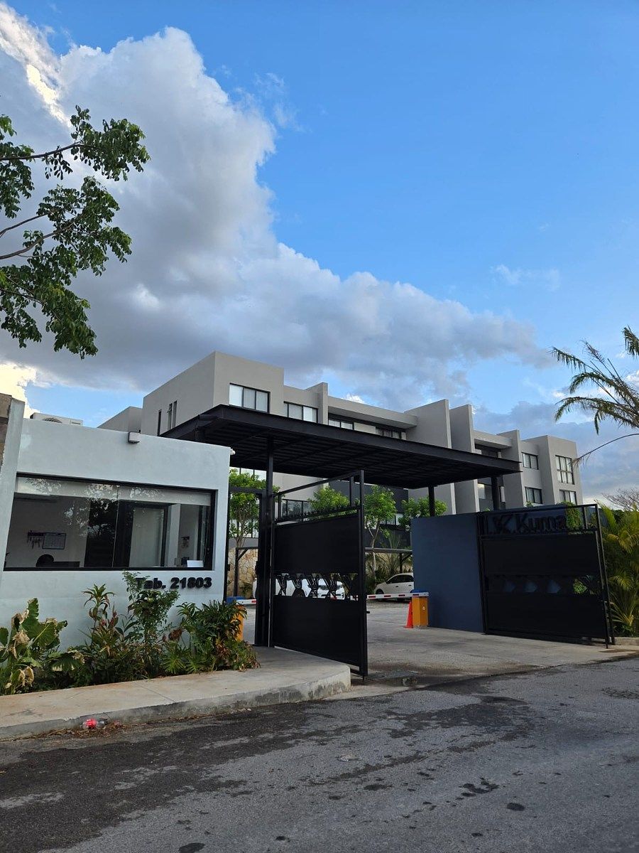 2 de 12: Entrada principal