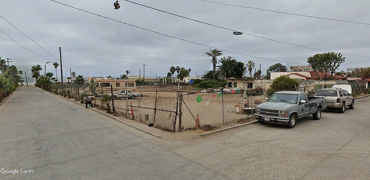 LAND FOR SALE IN DOWNTOWN PLAYAS ROSARITO - foto 3