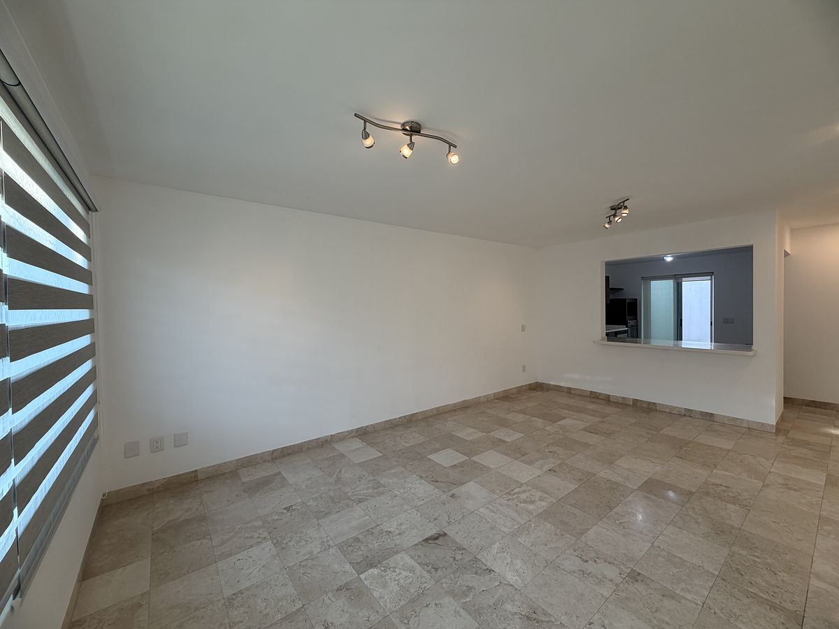 2 de 28: SALA COMEDOR