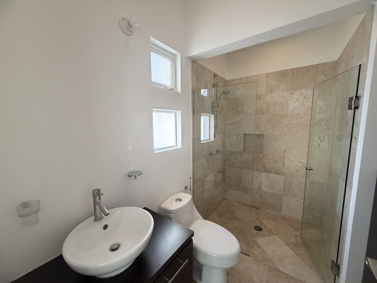 19 de 28: BAÑO RECÁMARA PRINCIPAL