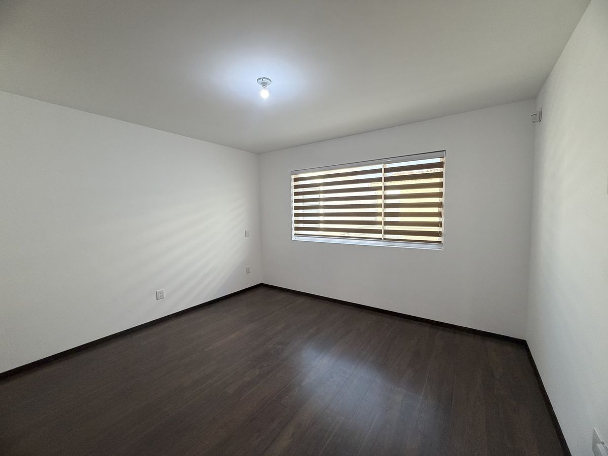 21 de 28: RECÁMARA SECUNDARIA 1