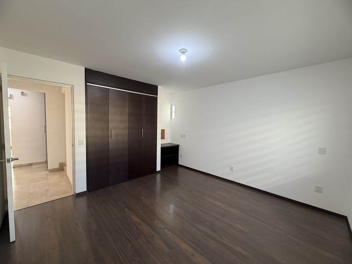 22 de 28: RECÁMARA SECUNDARIA 1