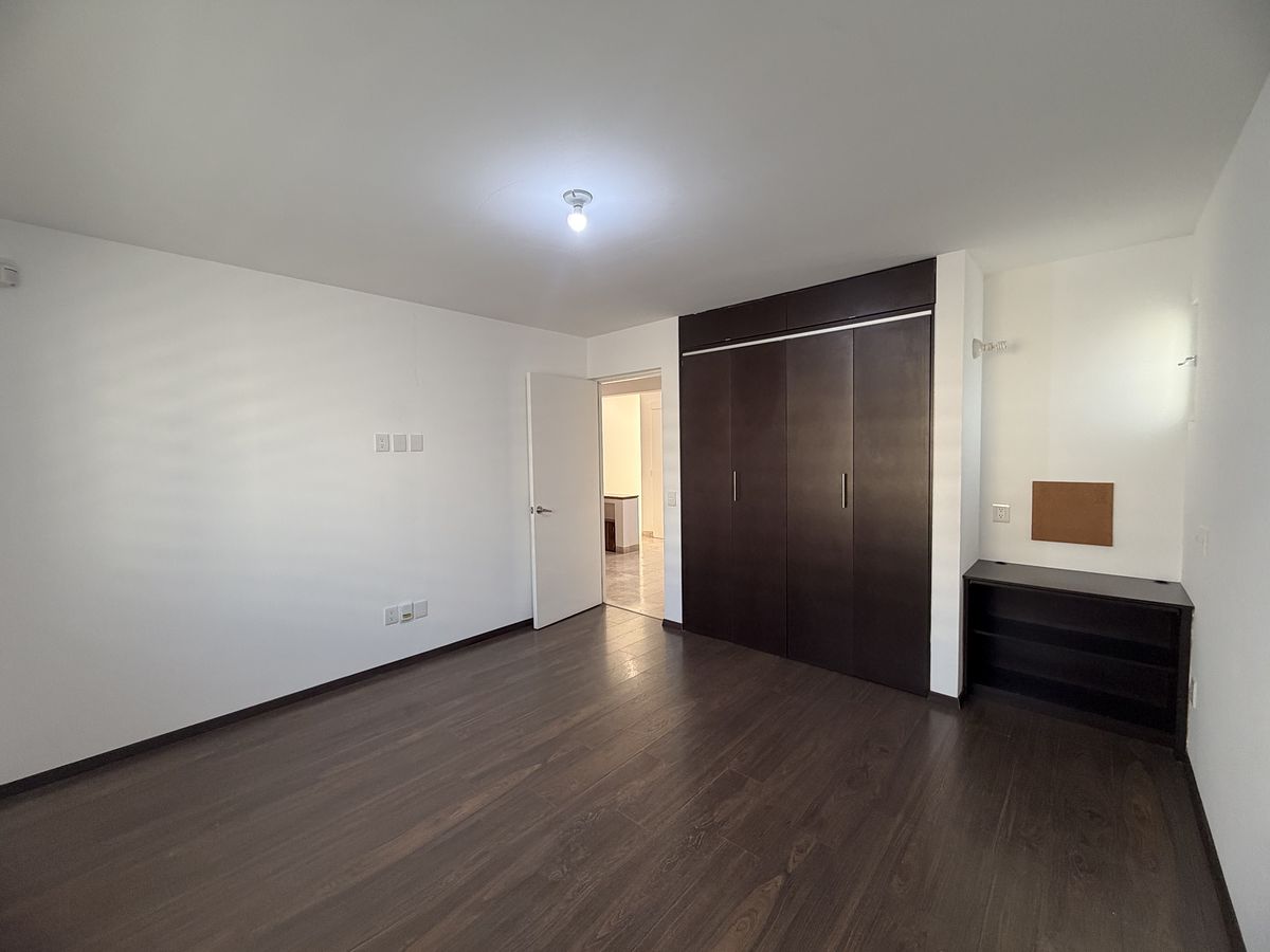 23 de 28: RECÁMARA SECUNDARIA 1