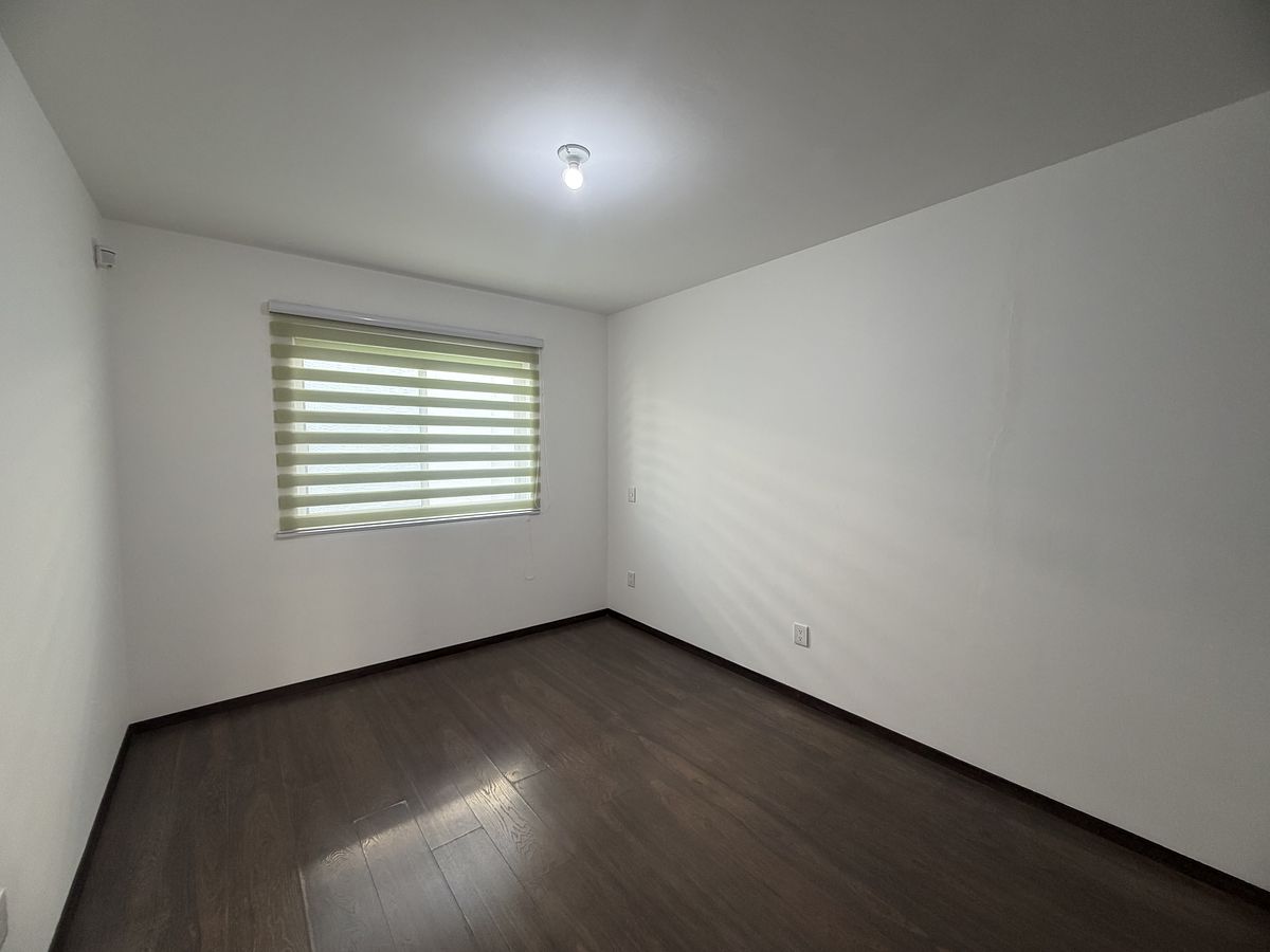 24 de 28: RECÁMARA SECUNDARIA 2