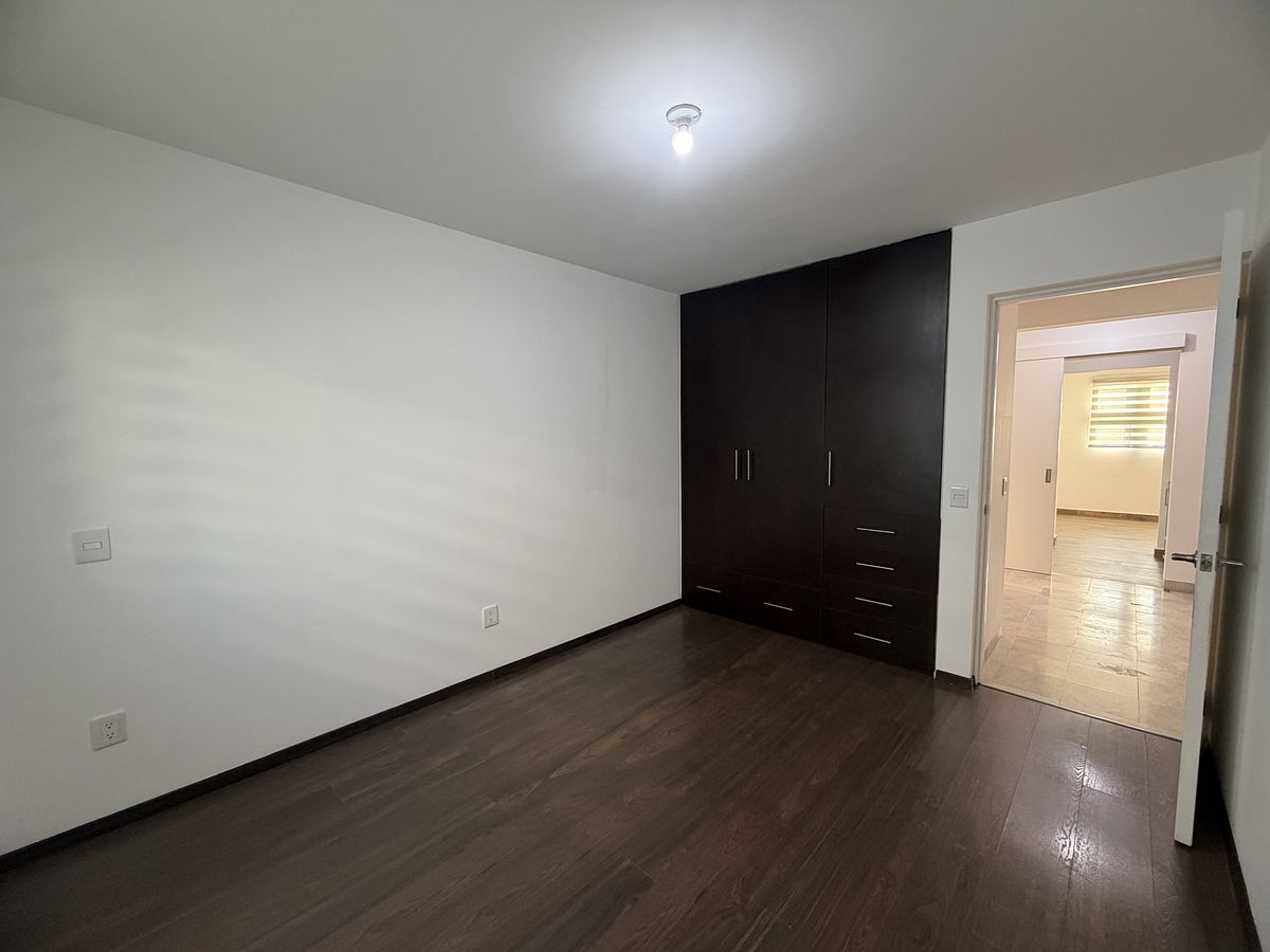 25 de 28: RECÁMARA SECUNDARIA 2