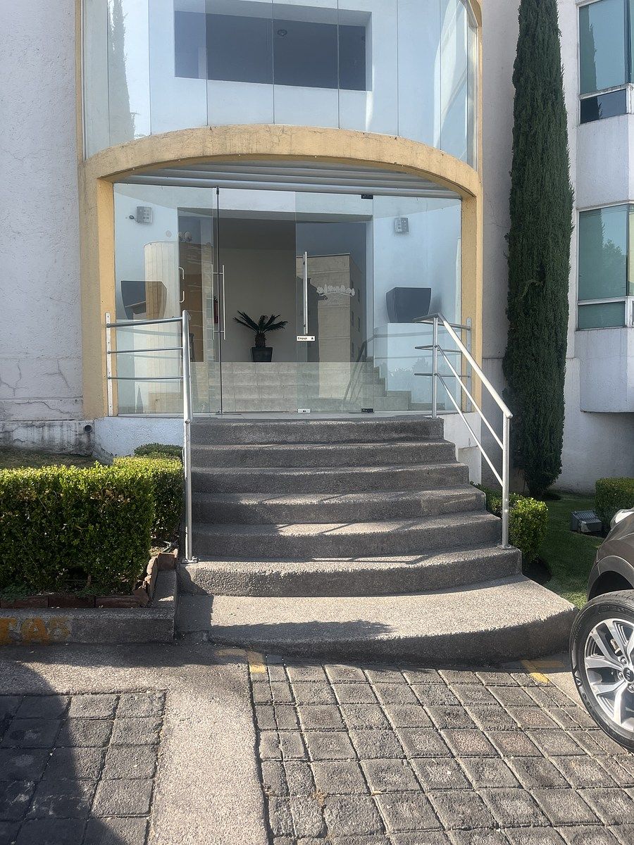 1 de 20: entrada a la torre