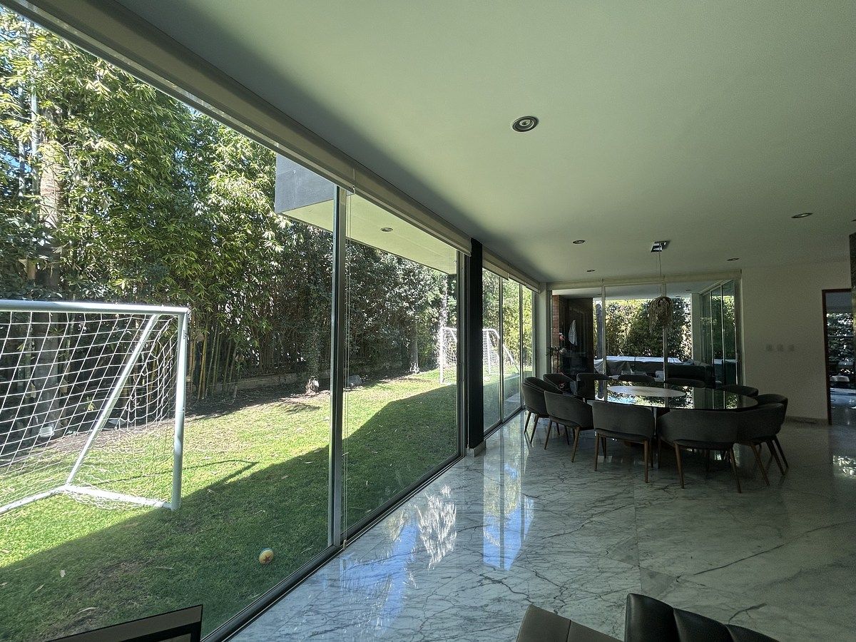 14 of 37: Se abren 100% todos sus ventanales de lado al lado