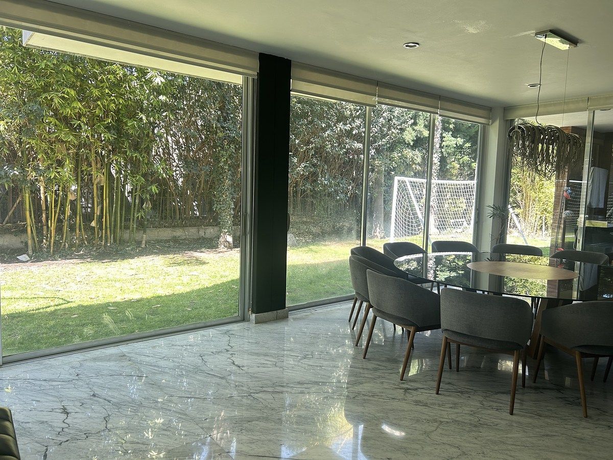 12 de 34: Comedor con vista al jardín y acceso total