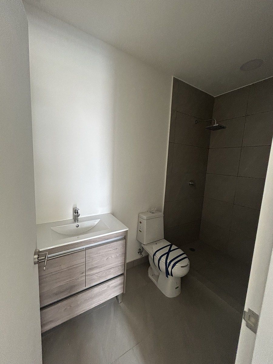 18 de 46: Baño primcipal