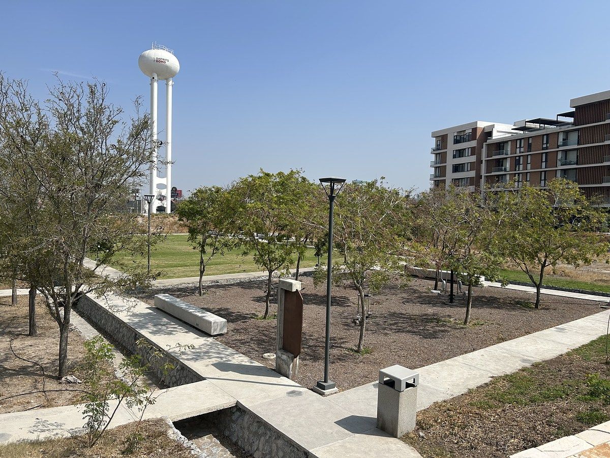 20 de 46: Vista parque