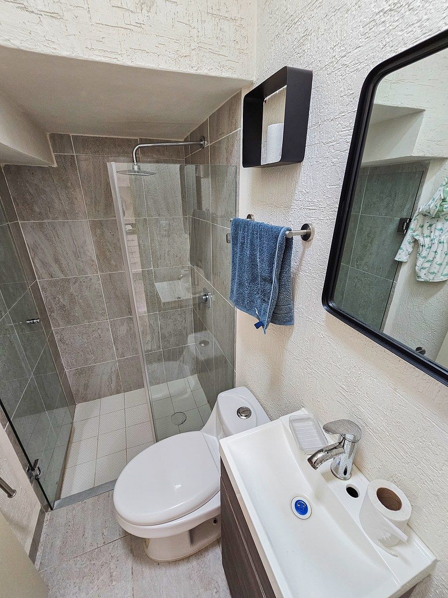 11 de 19: Baño completo PB