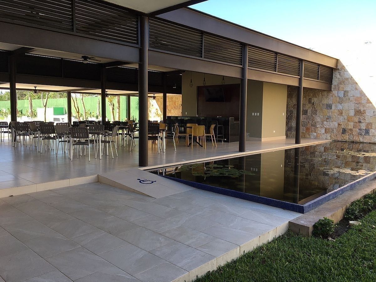 14 de 21: Terraza Social