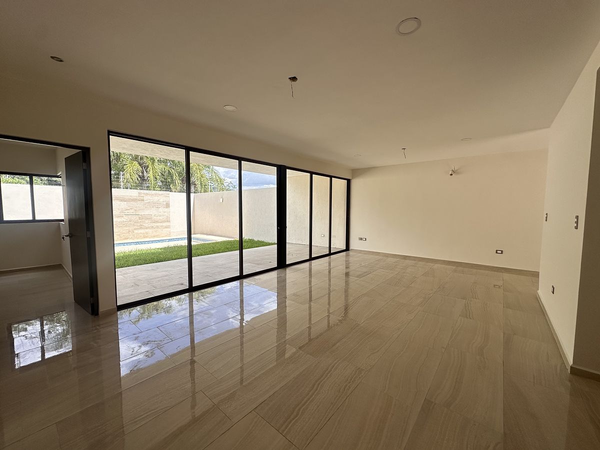 2 de 21: Sala y Comedor