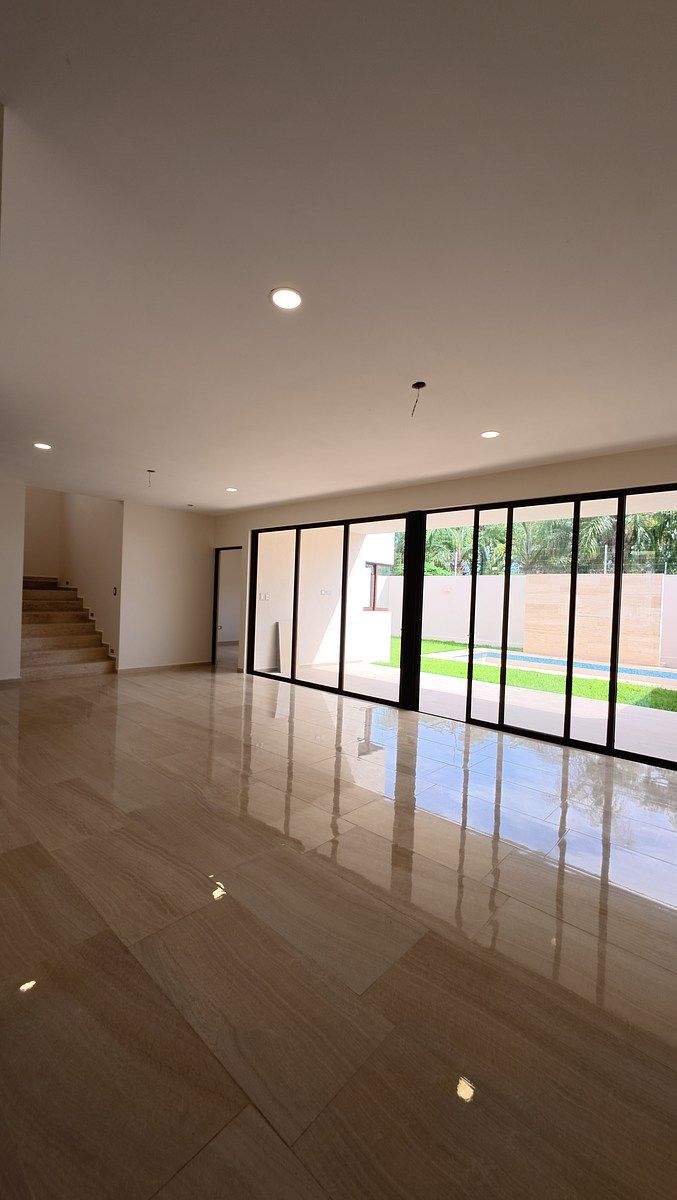 3 de 21: Sala y Comedor