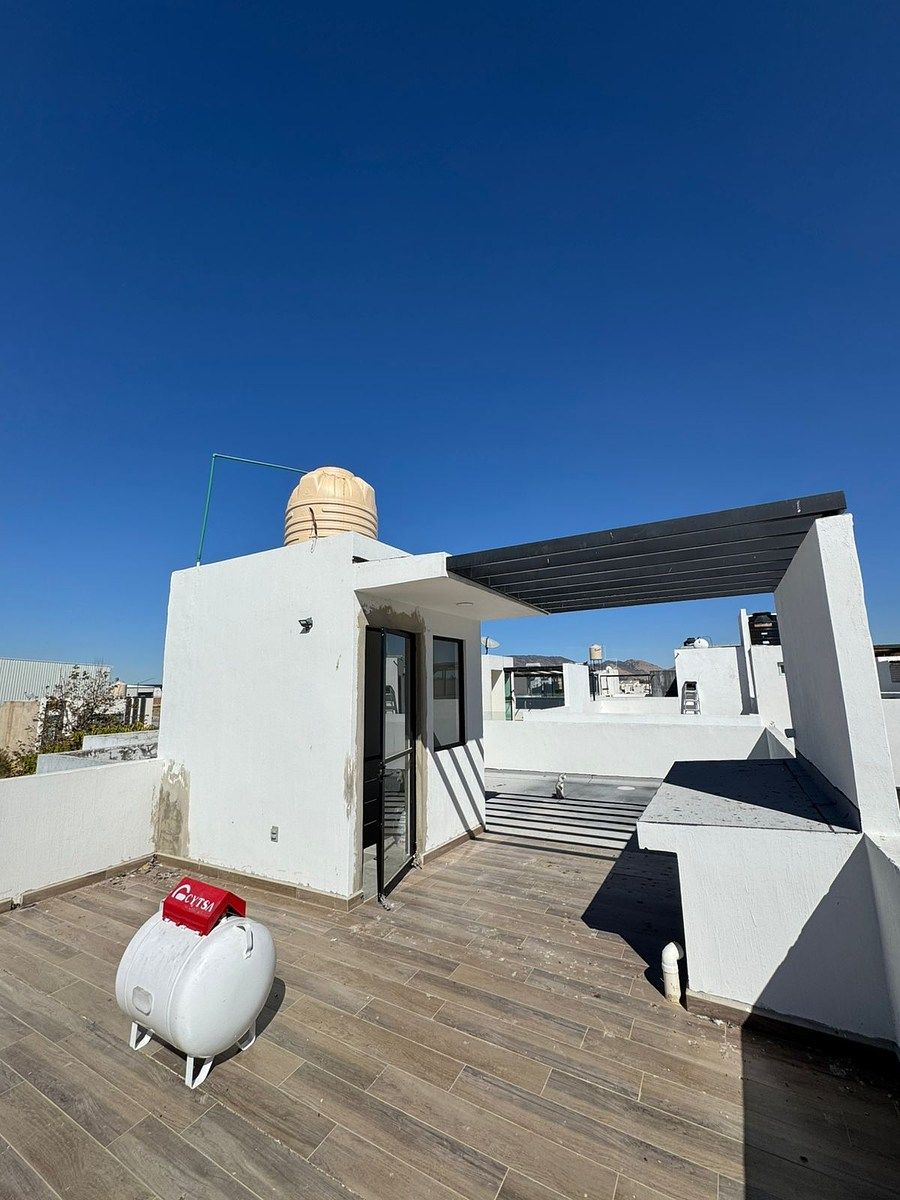 14 of 20: Roof Garden.