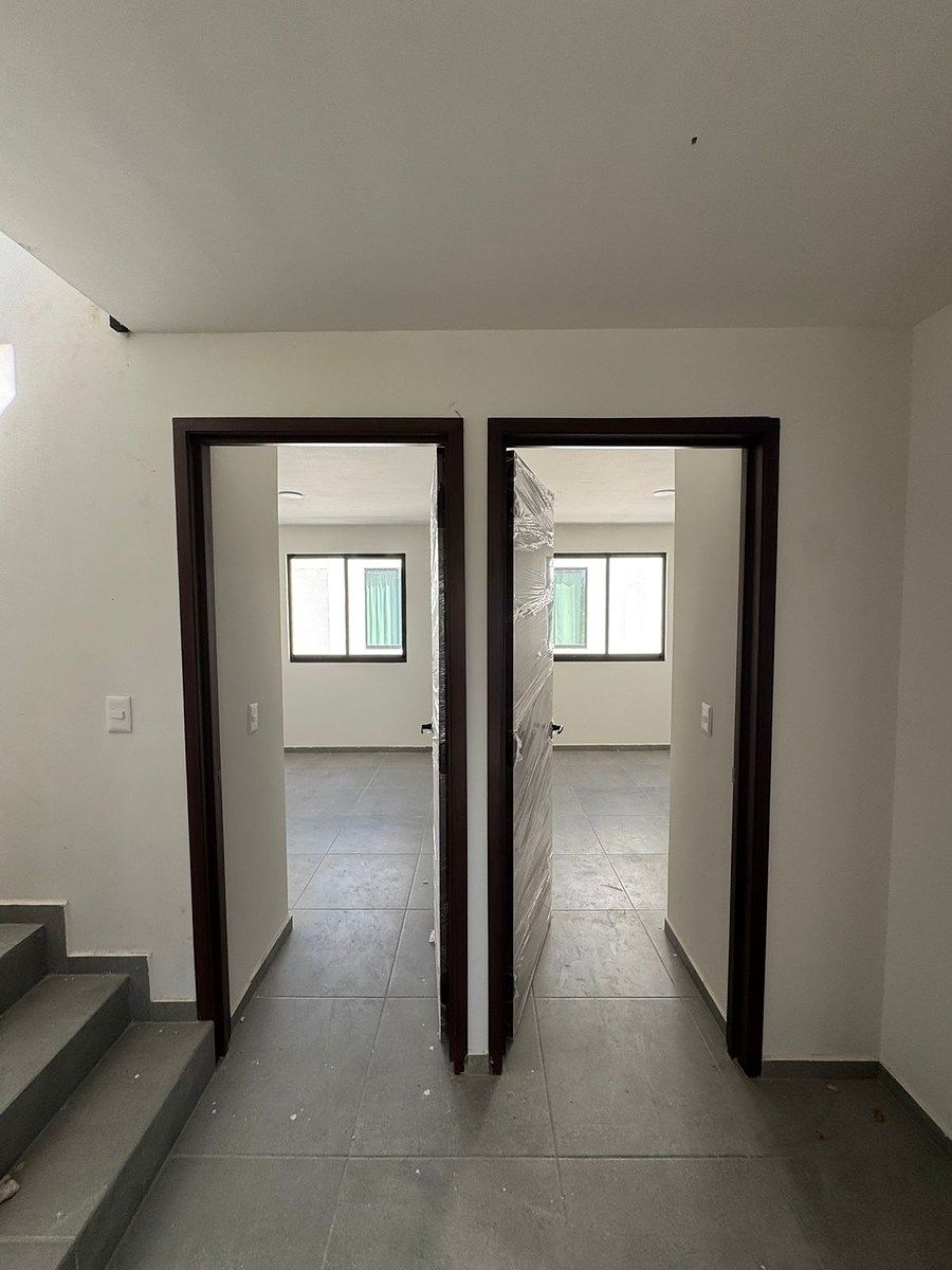 8 of 20: Recamaras secundarias.