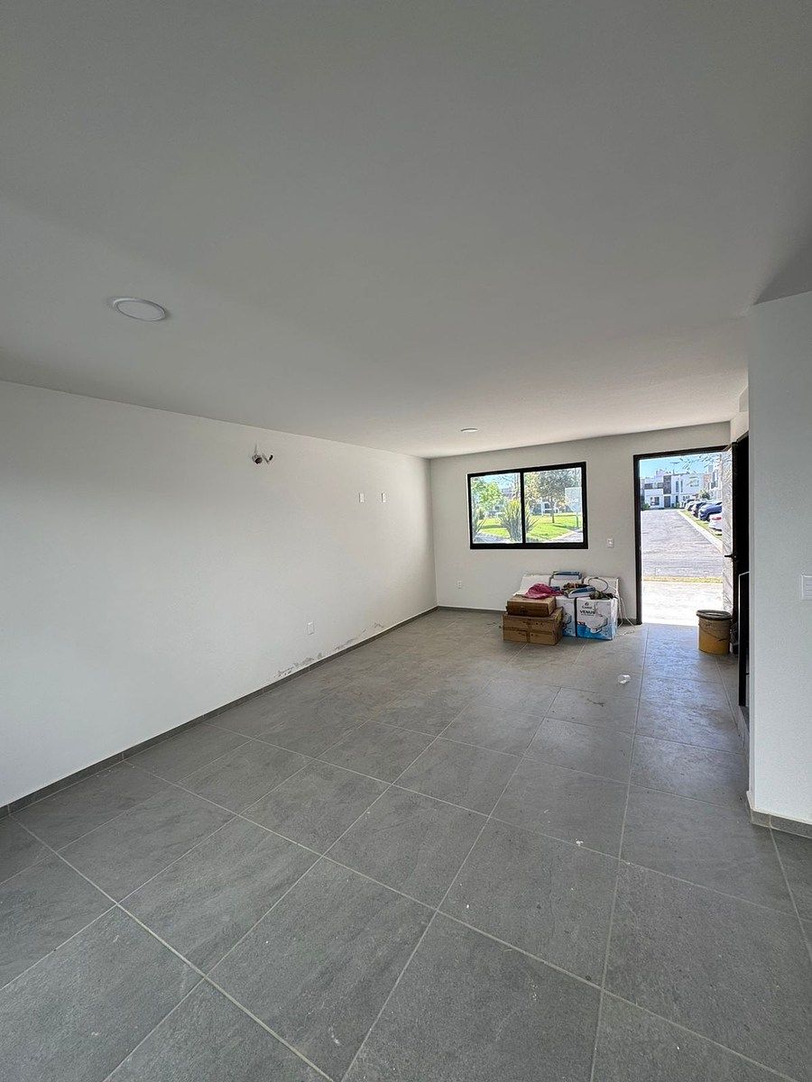 3 of 20: Ingreso/Sala.