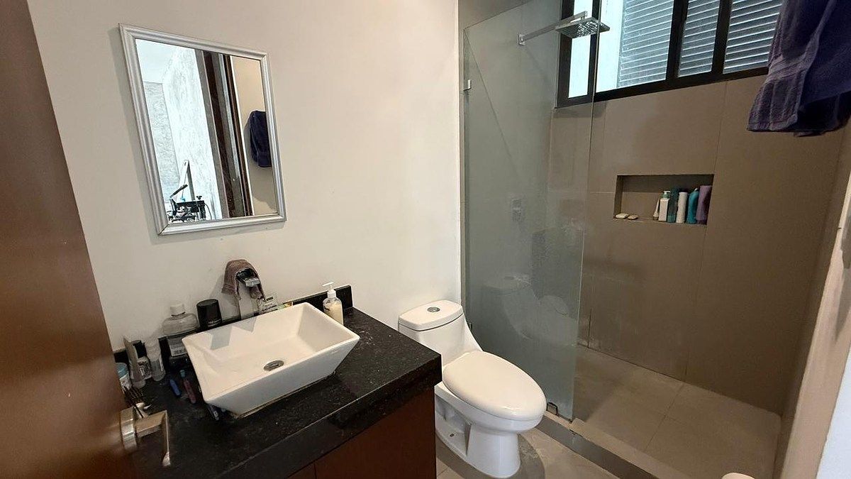 7 de 7: Baño Compartido