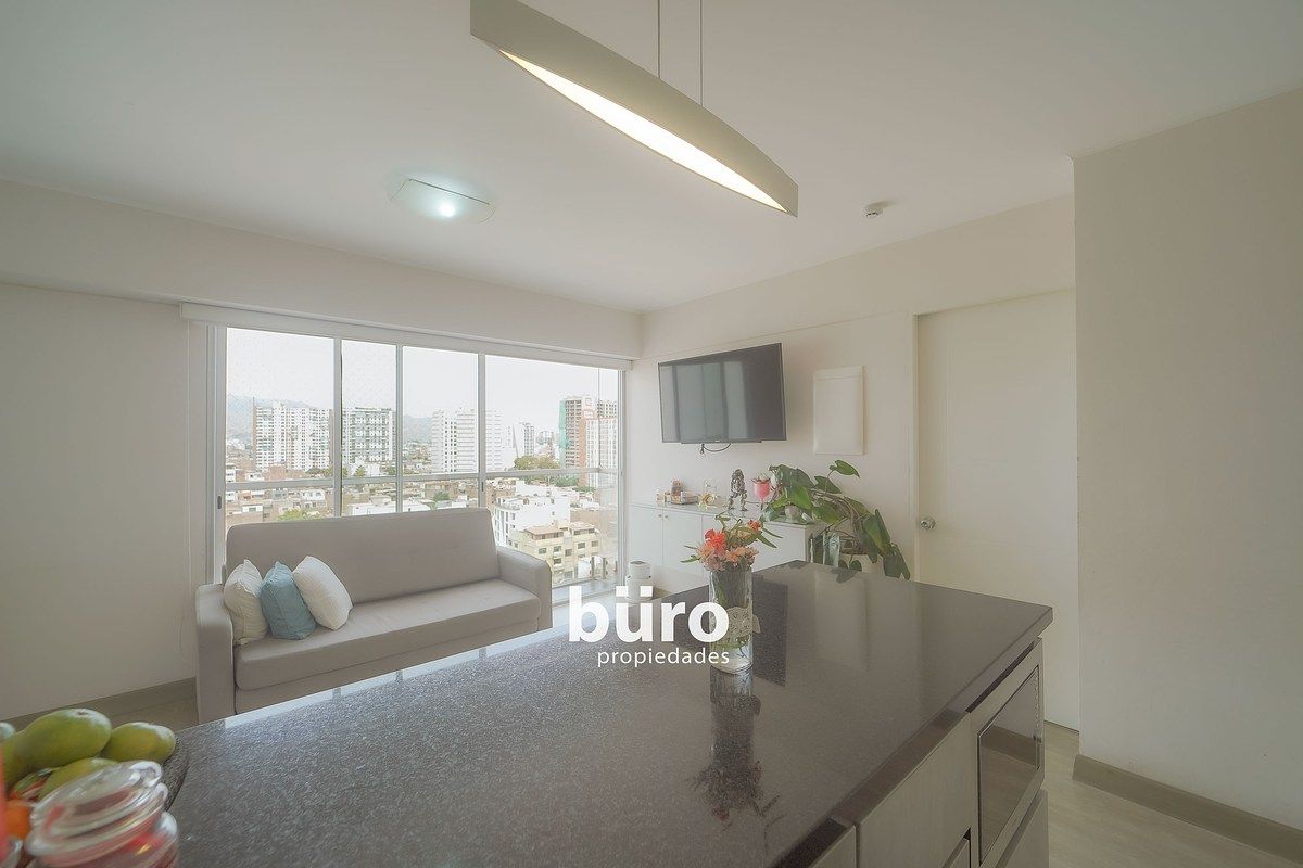2 de 18: Sala Comedor Amoblado