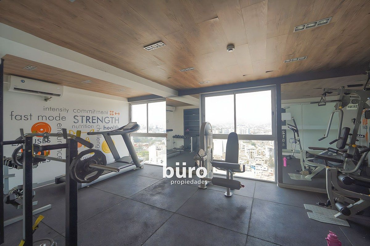11 de 18: Gimnasio