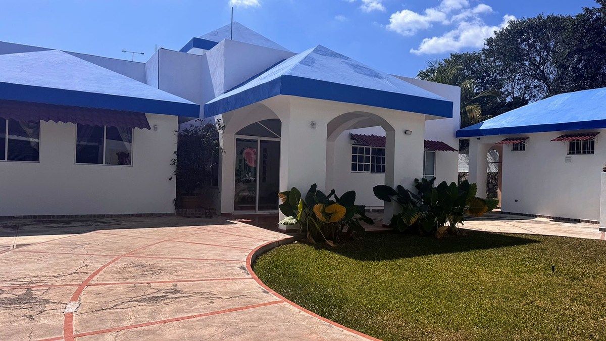 Casa Estilo Quinta con 3 Recámaras y Depto. Independiente en Dzityá, Mérida