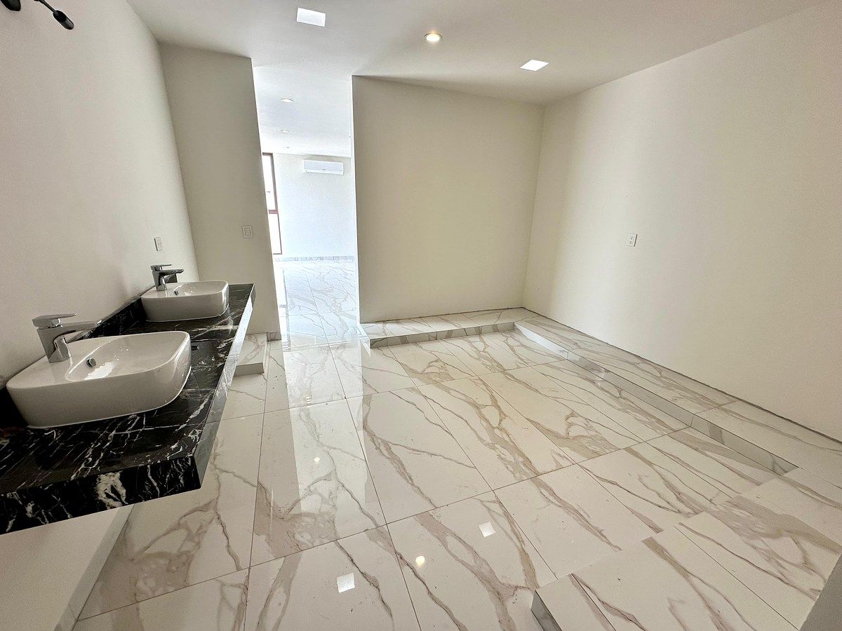 9 de 23: Baño Recámara Principal